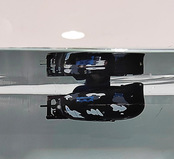 tau-ngam-do-choi-dieu-khien-u18-h7