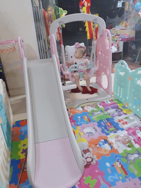 thanh-ly-cau-truot-xich-du-hinh-meo-hello-kitty-mau-hong-cho-be