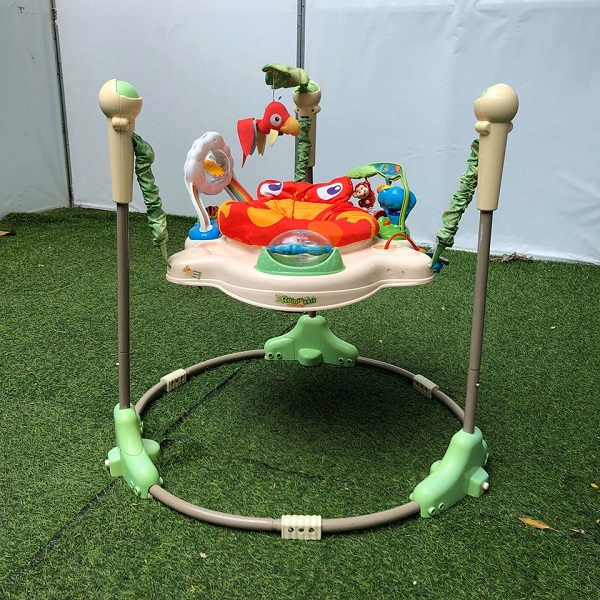 thanh-ly-ghe-nhun-jumperoo-fisher-price-cho-be-tai-tphcm
