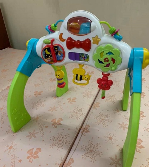 thanh-ly-quay-bong-cho-be-Toyhouse-ke-chu-a-Fisher-Price-ghe-nhun-Jumperoo