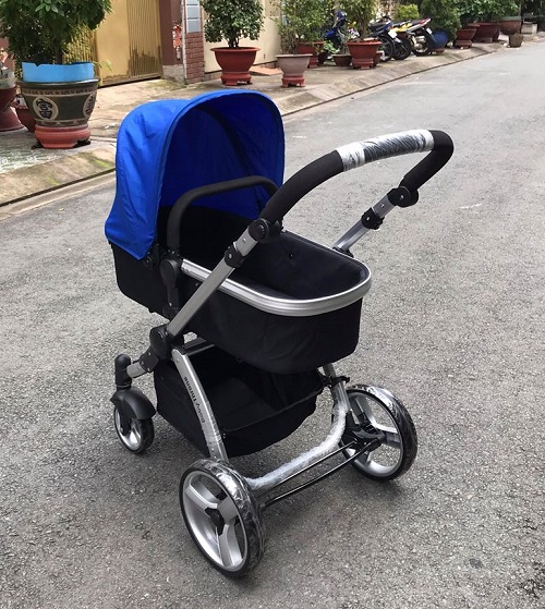 thanh-ly-xe-day-noi-Baby-Throne-cao-cap-tai-tphcm