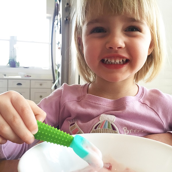 thia-tap-xuc-silicone-cho-be-silikids-h7