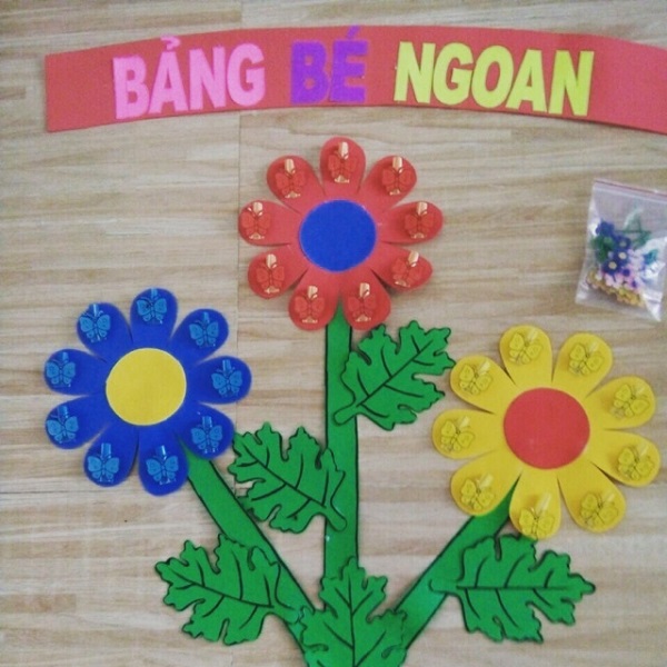 trang-tri-bang-be-ngoan-o-truong-mam-non