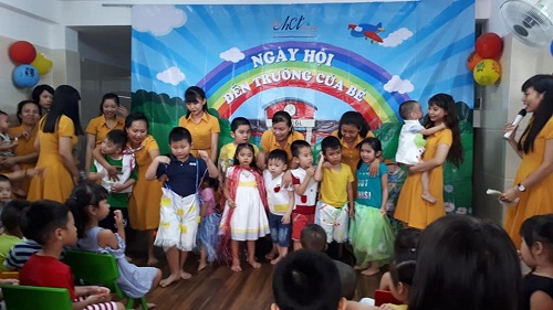 trung-tam-day-tre-cham-noi-hoa-cuc-trang-o-TPHCM-6
