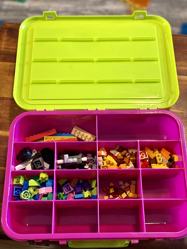 vali-dung-lego-co-tam-xay-dung-cho-be-6