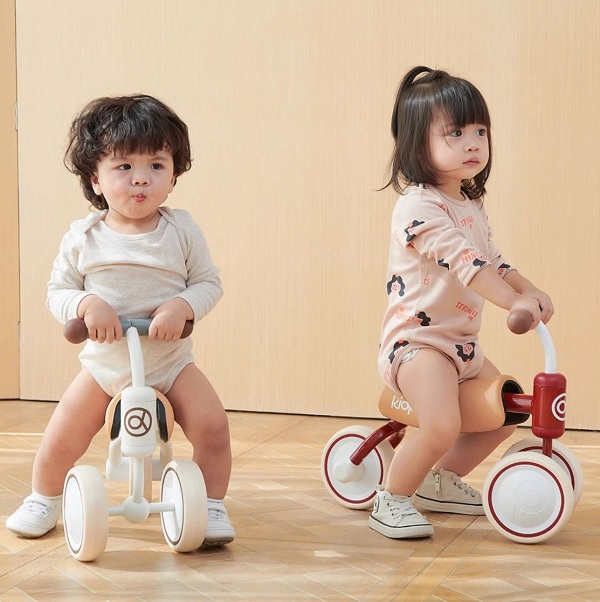 xe-choi-chan-cho-be-1-den-3-tuoi-kidpop-h7