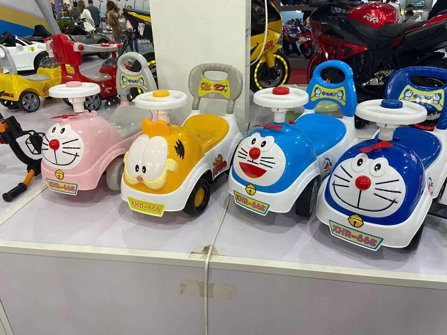 xe-choi-chan-cho-be-doraemon-h9
