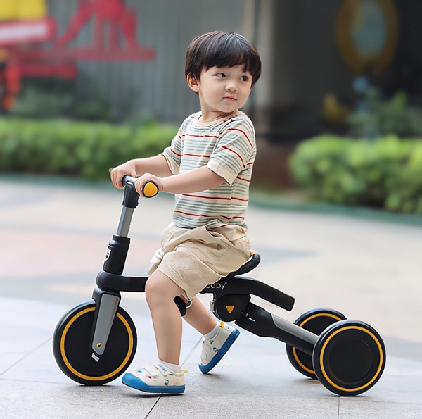 xe-choi-chan-co-ban-dap-gap-gon-uonibaby-h8
