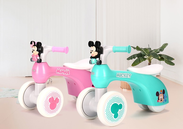 xe-choi-chan-disney-mickey-chi-tiet-h1