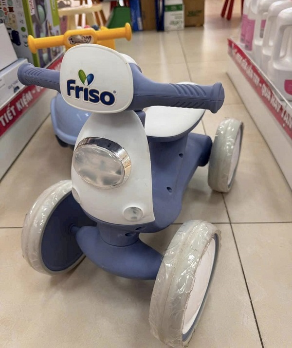 xe-choi-chan-friso-co-nhac-co-den-h5