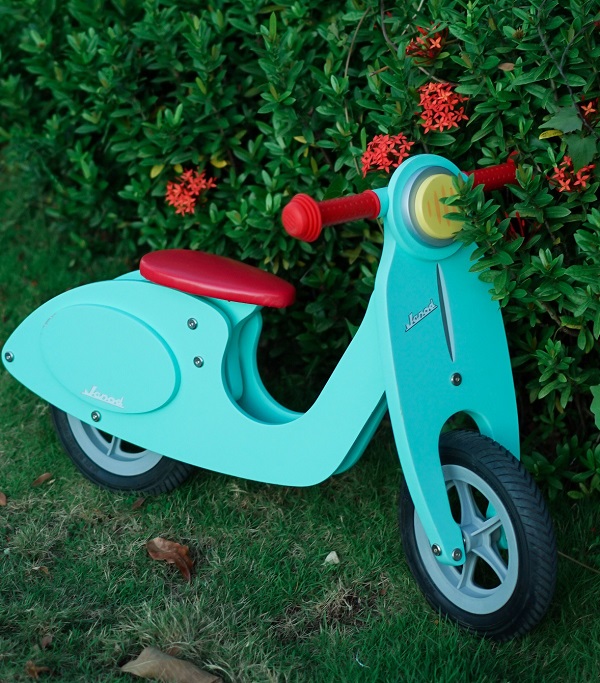 xe-choi-chan-vespa-bang-go-h7