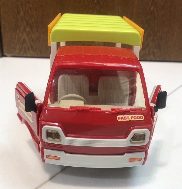 xe-o-to-ban-hang-dieu-khien-tu-xa-h6