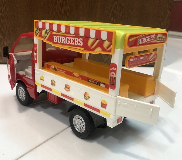 xe-o-to-ban-hang-dieu-khien-tu-xa-h8