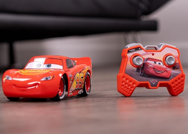 xe-o-to-dieu-khien-tu-xa-mcqueen-h5