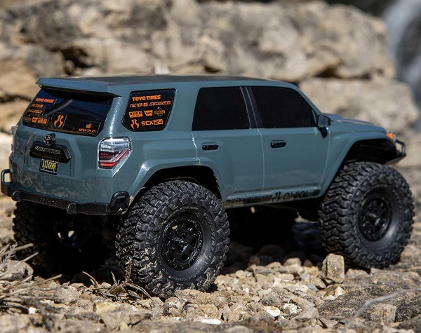 xe-o-to-toyota-4runner-dieu-khien-tu-xa-h6