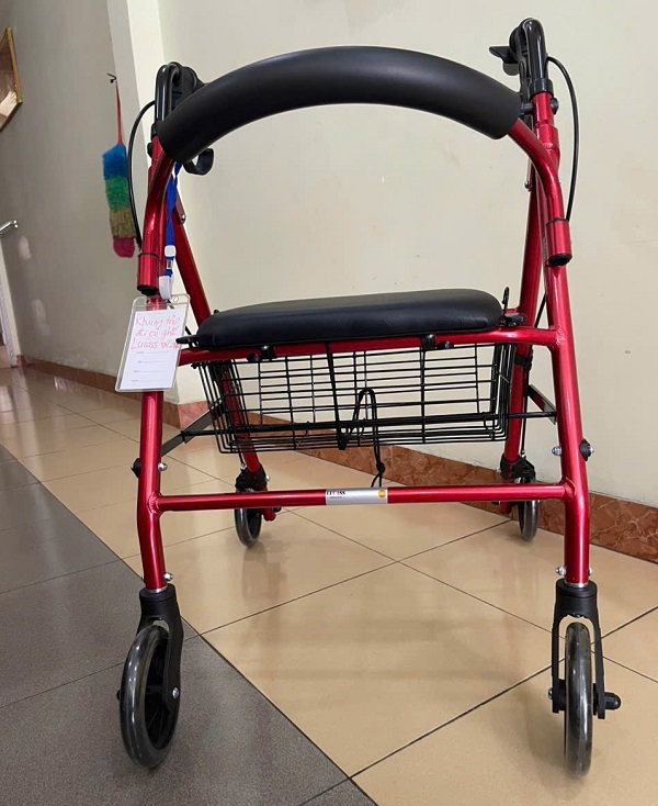 xe-tap-di-nguoi-gia-lucass-w-14-h7