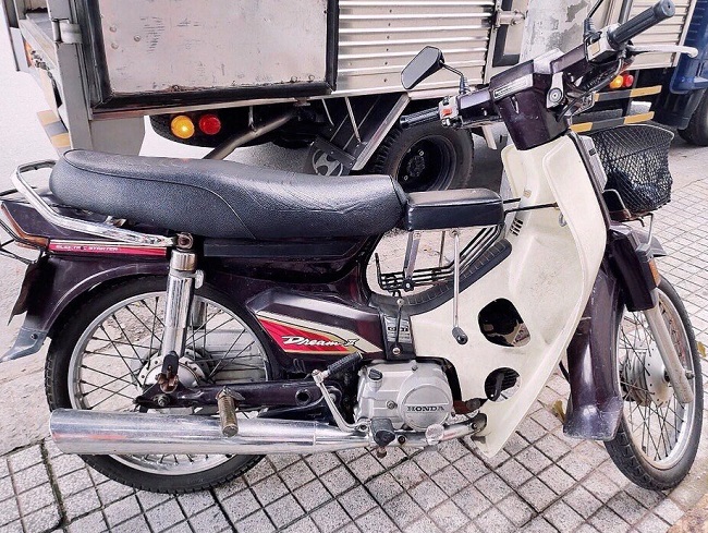 yen-ngoi-xe-may-so-cho-be-lap-truoc-h6